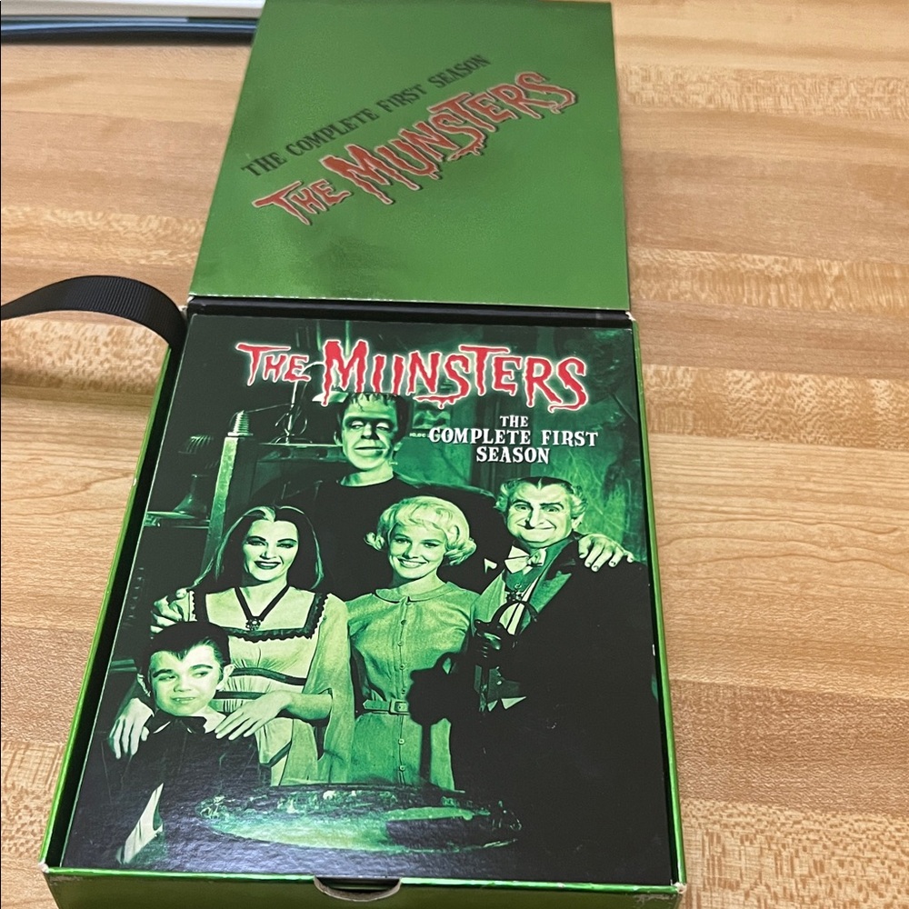 # 0723+ The Munsters First Season DVD Set - Picture 2 of 13